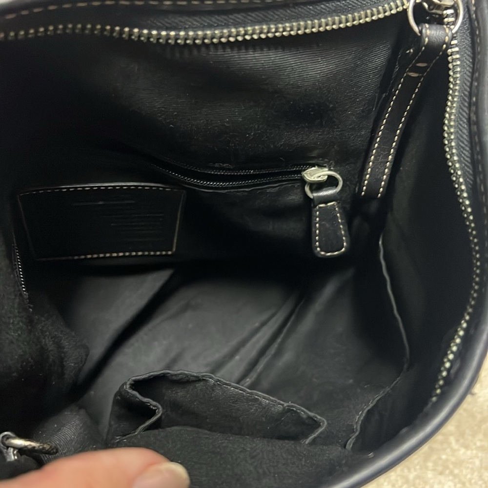 Coach Leather Black Shoulder Purse with Matching Coin Wallet - Picture 4 of 17